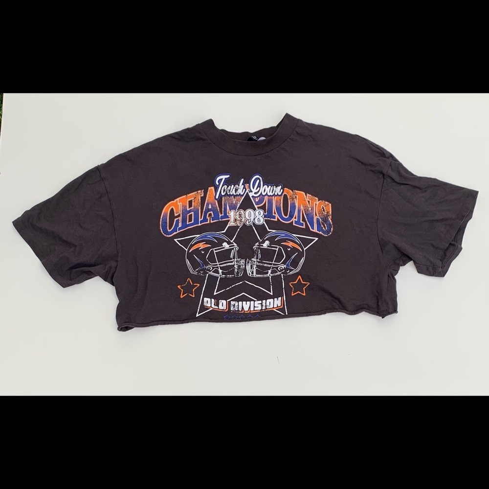 H&M Divided Cropped Tee